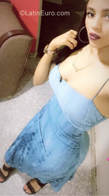 Date this charming Dominican Republic girl Kariny from Santiago DO34916