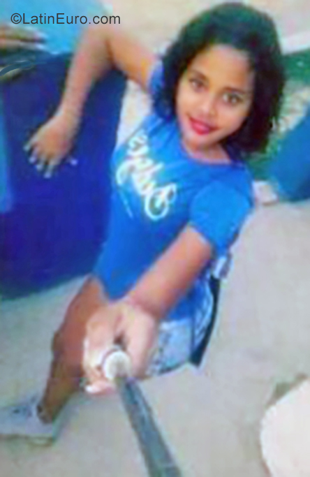 Date this charming Dominican Republic girl Jennifer from Santo Domingo DO34943