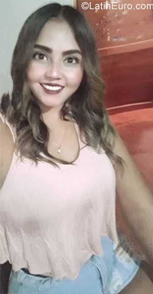 Date this good-looking Colombia girl Keylie from Medellin CO25449