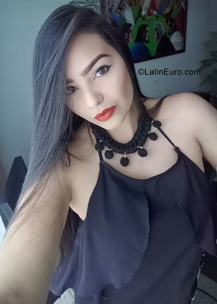 Date this athletic Venezuela girl Fima from San Cristobal VE2415