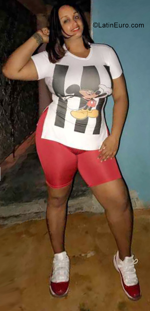 Date this hot Dominican Republic girl Yorleny from Santiago DO34977