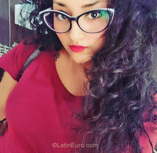 Date this voluptuous Peru girl Silvana from Peru PE1397