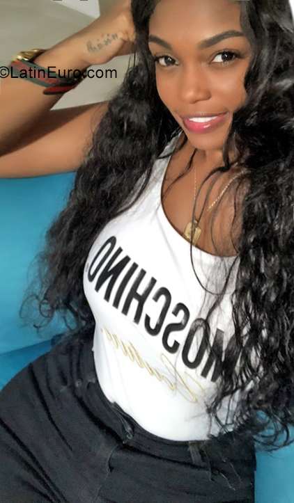 Date this gorgeous Colombia girl Andrea from Cali CO25492