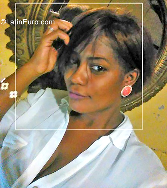 Date this delightful Dominican Republic girl Yajaira from Santo Domingo DO35048