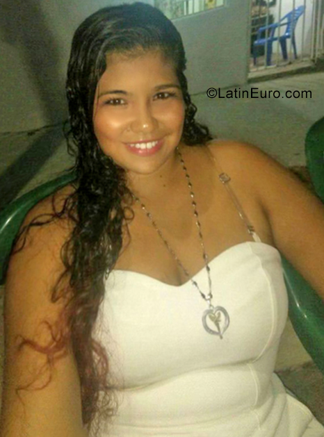 Date this good-looking Colombia girl Loraine from Barranquilla CO25493