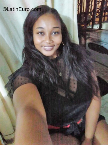 Date this exotic Colombia girl Valentina from Cali CO25525