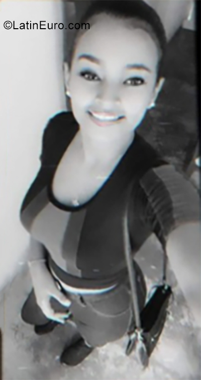 Date this foxy Dominican Republic girl Luisa from Santiago De Los Caballeros DO35112