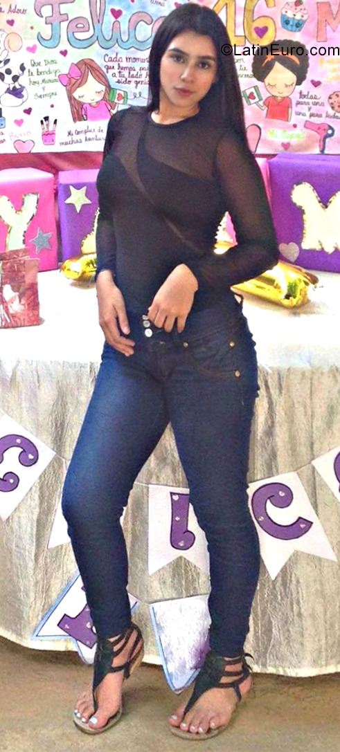 Date this pretty Venezuela girl Jocelen from Ciudad Guayana VE2462