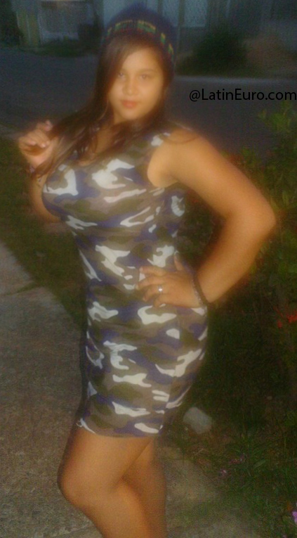 Date this athletic Venezuela girl Maria from Ciudad Guayana VE2479