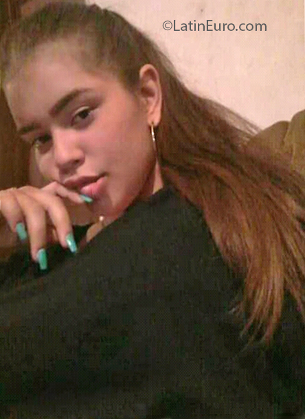 Date this sensual Venezuela girl Rosmary from Maracaibo VE2481