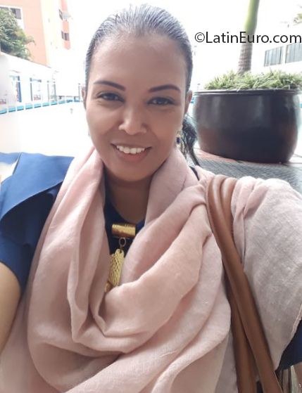 Date this passionate Colombia girl Julieta from Cali CO25566