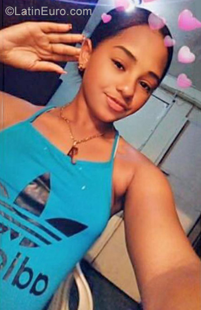 Date this delightful Dominican Republic girl Scarlentte from La Romana DO35235