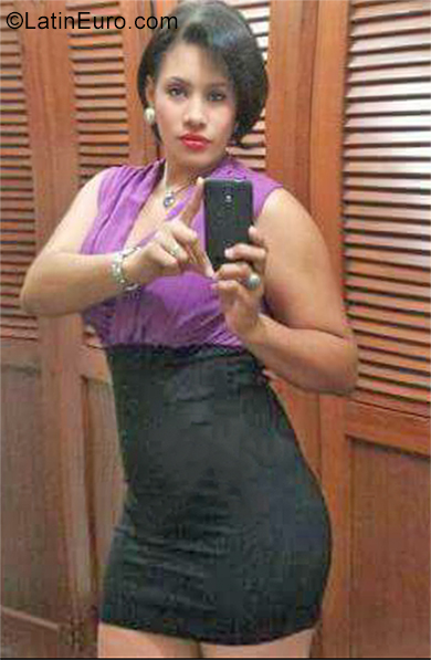 Date this beautiful Dominican Republic girl Claudia from Santiago DO35243