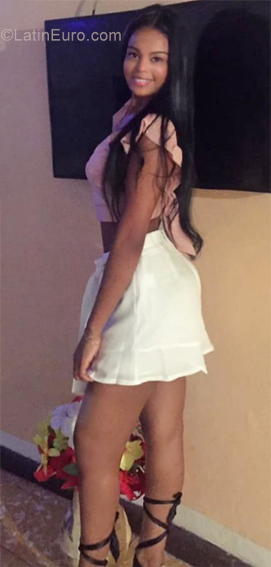 Date this hot Colombia girl Bri from Cali CO25603