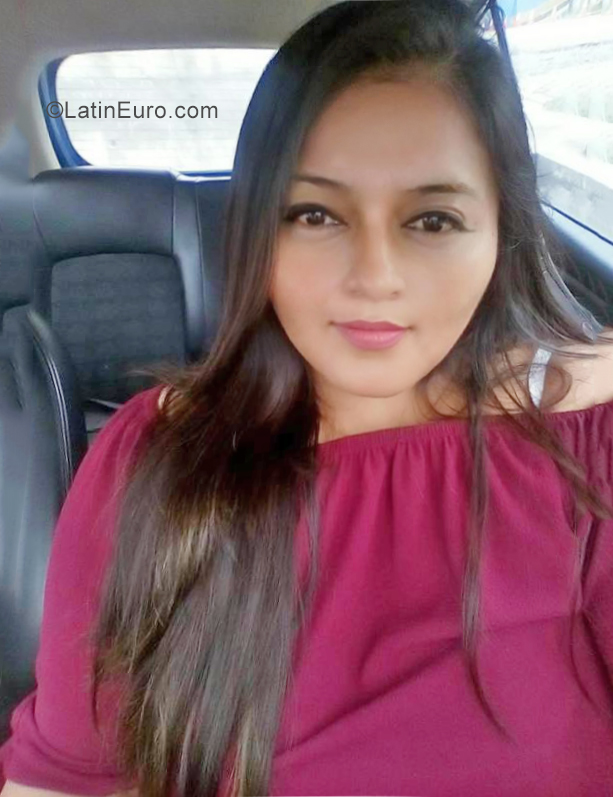 Date this passionate Ecuador girl Rosa from Guayaquil EC341