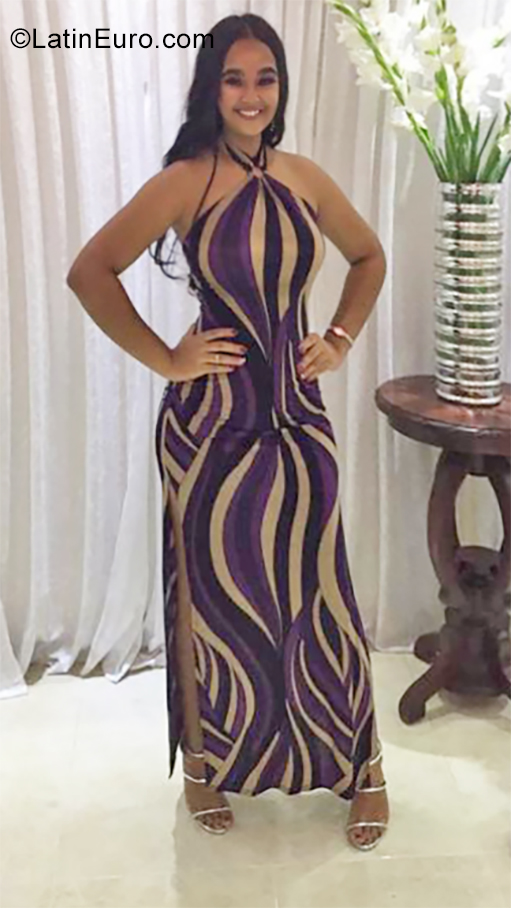 Date this beautiful Dominican Republic girl Jatnna from Santiago DO35290