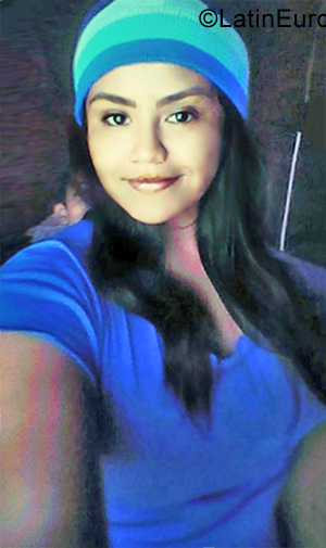 Date this pretty Venezuela girl Roxana from villa bruzual VE2510