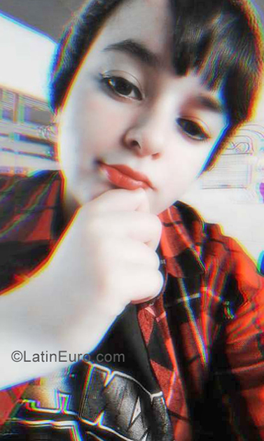 Date this cute Argentina girl Alma from Buenos Aires AR205