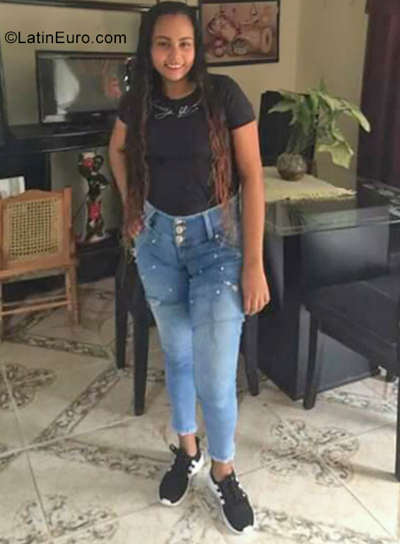 Date this fun Colombia girl Dalys from Barranquilla CO25746