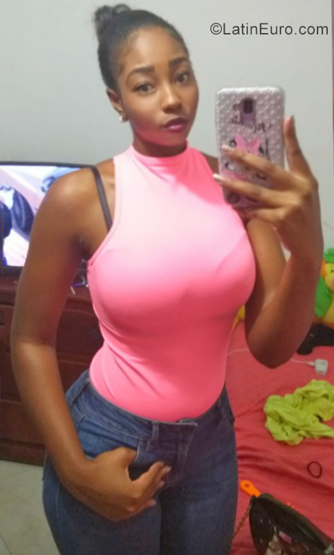 Date this good-looking Colombia girl Gloria Estefany from Medellin CO25754