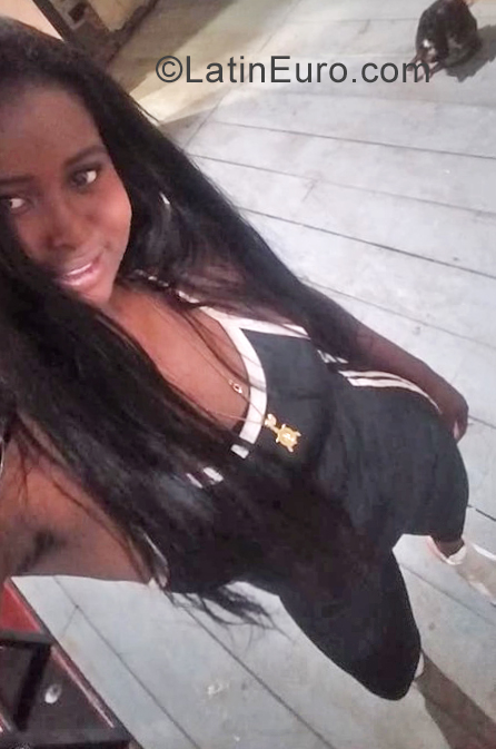 Date this athletic Colombia girl Yendi from Bogota CO25847