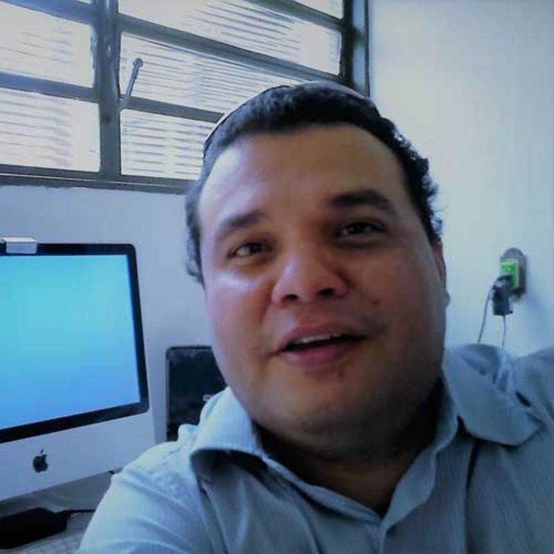 Date this happy Brazil man Marcnas from Ribeirao Preto BR10875