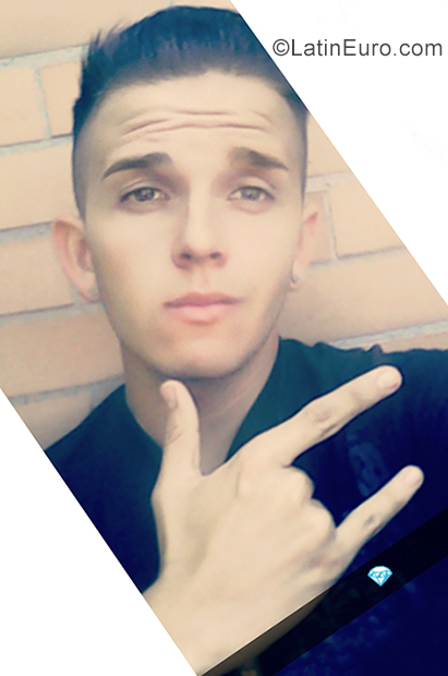 Date this foxy Venezuela man Greg from Merida VE2557