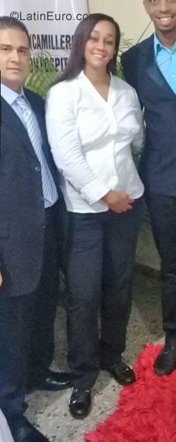 Date this happy Dominican Republic girl Damaris from Moca DO35523