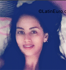 Date this hot Colombia girl Natalia from Cali CO25814