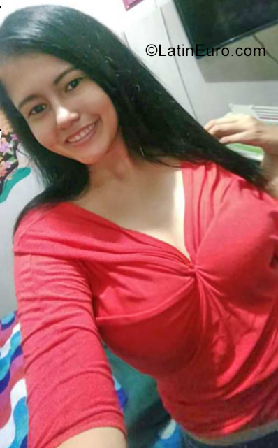 Date this passionate Colombia girl Lucia from Cartagena CO25832