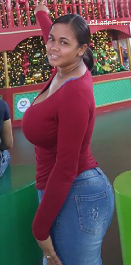 Date this good-looking Dominican Republic girl Carmen from santo domingo DO35849