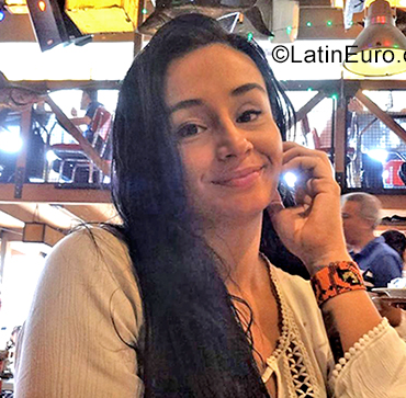 Date this attractive Colombia girl Lina from Bogota CO25838
