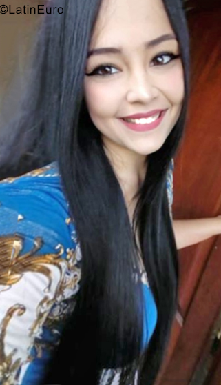 Date this tall Argentina girl Daniela from Buenos Aires AR217