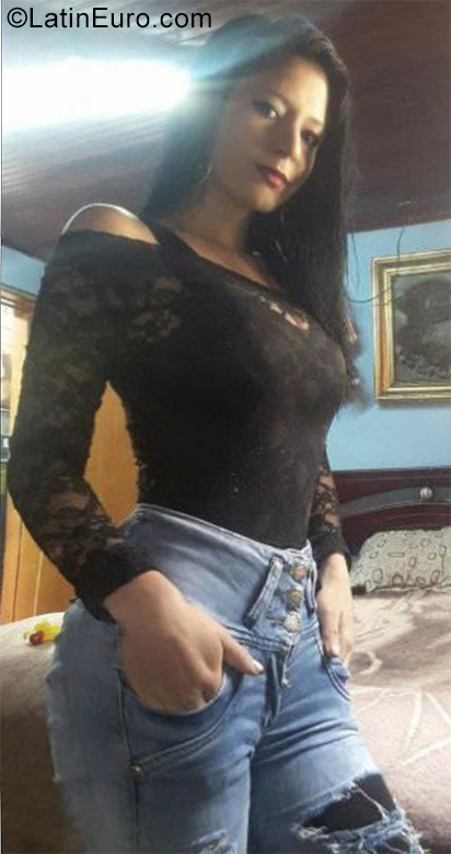 Date this young Colombia girl Antonella from Bogota CO25873