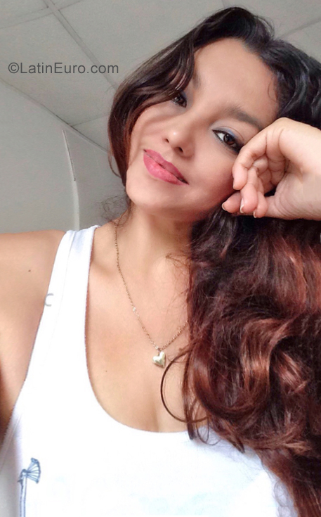Date this foxy Colombia girl Karen from Neiva CO25874