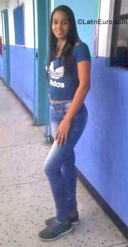 Date this fun Venezuela girl Franyolith from Barquisimeto VE2594