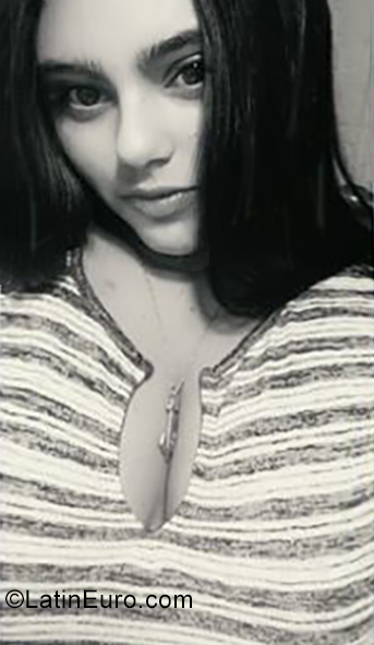 Date this athletic Peru girl Valeria from Lima PE1424