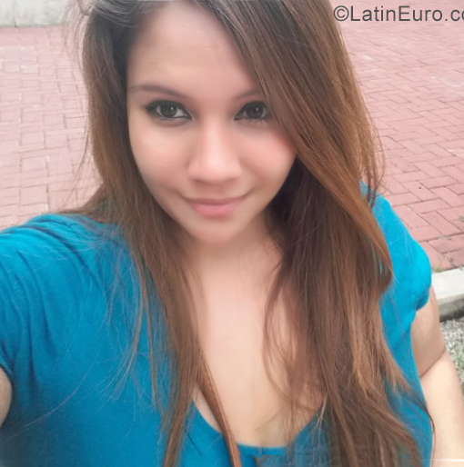 Date this charming Ecuador girl Dori from Guayaquil EC364