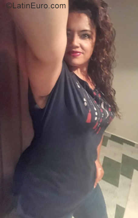 Date this pretty Colombia girl Catherine from Bogota CO25893
