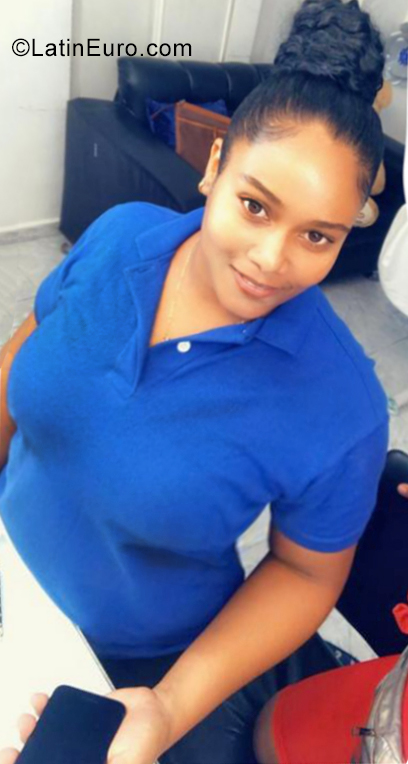 Date this nice looking Dominican Republic girl Beatriz from Santo Domingo DO35707