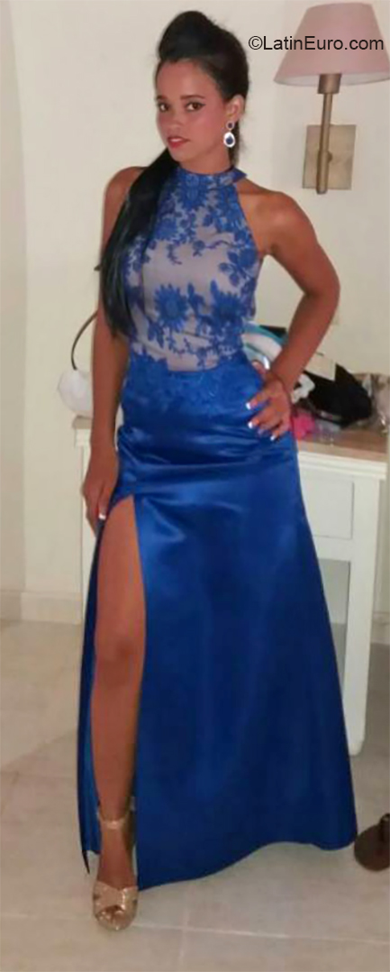 Date this hot Dominican Republic girl Niky from Santo Domingo DO35764