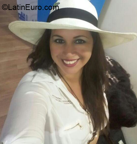 Date this lovely Ecuador girl Maritza from Guayaquil EC362