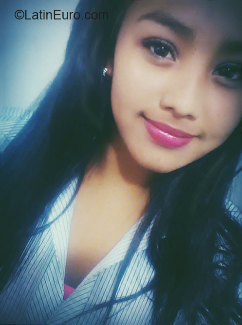 Date this passionate Colombia girl Jennifer from Monteria CO25947