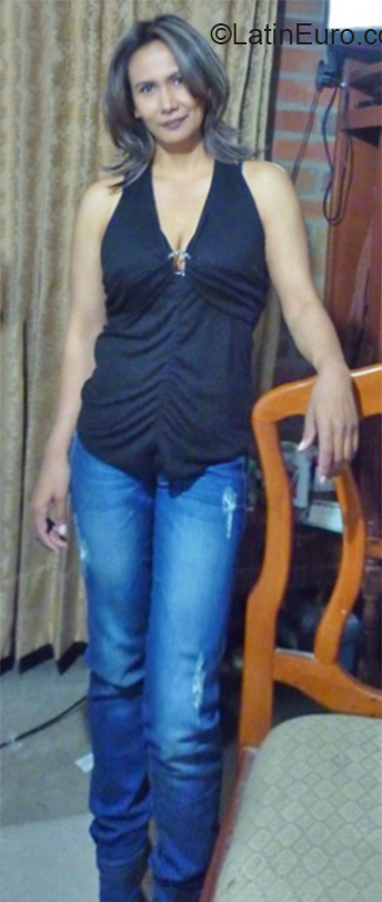 Date this good-looking Colombia girl Yoli from Bogota CO25948