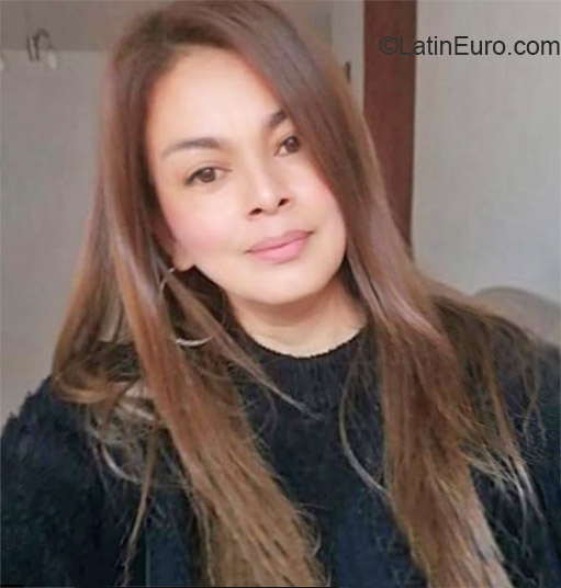 Date this tall Colombia girl Leydes from Bogota CO25955