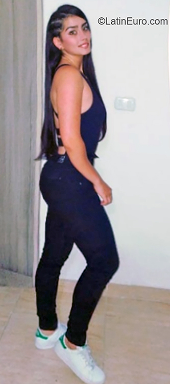 Date this hot Colombia girl Valentina from Pereira CO25957