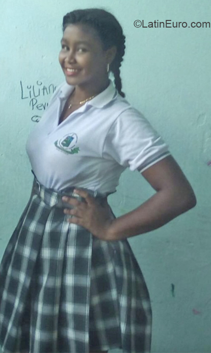 Date this voluptuous Colombia girl Madaly from Cartagena CO25981