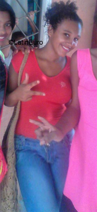 Date this nice looking Colombia girl Yuli from Chimichagua CO25986