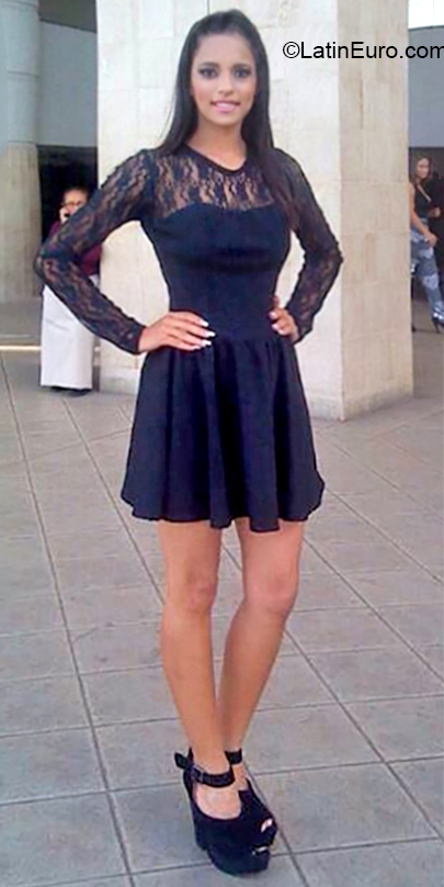 Date this young Colombia girl Genesis from Bogota CO26006