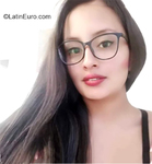attractive Ecuador girl Laura from Quito EC367